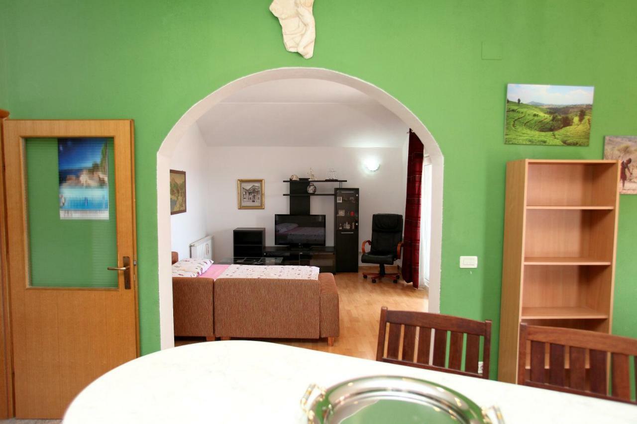 Apartman Dinka Trogir Exterior photo