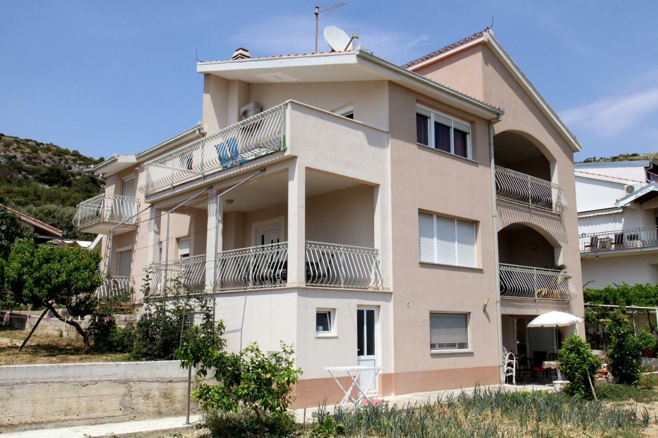 Apartman Dinka Trogir Exterior photo